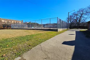 901 W Congress St, Denton, TX 76201 - Photo 30