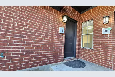 901 W Congress Street, Denton, TX 76201 - Photo 2