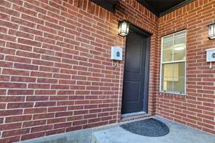 901 W Congress St, Denton, TX 76201 - Photo 2