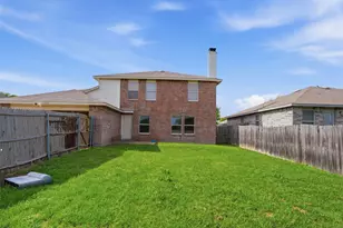 1424 Bumble Bee Dr, Lancaster, TX 75134 - Photo 36