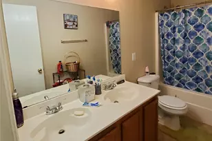 1424 Bumble Bee Dr, Lancaster, TX 75134 - Photo 10