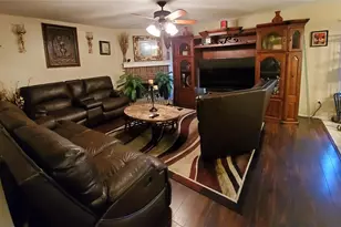 1424 Bumble Bee Dr, Lancaster, TX 75134 - Photo 4