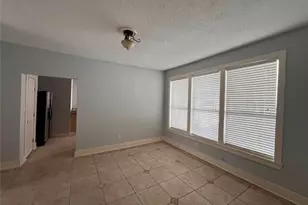 843 N Clinton Ave, Dallas, TX 75208 - Photo 2