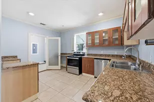 843 N Clinton Ave, Dallas, TX 75208 - Photo 8