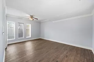 843 N Clinton Ave, Dallas, TX 75208 - Photo 16