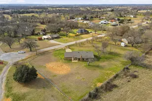 253 Co Rd 4899, Boyd, TX 76023 - Photo 28