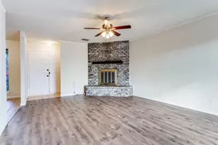 7613 Marlborough Dr W, Fort Worth, TX 76134 - Photo 4