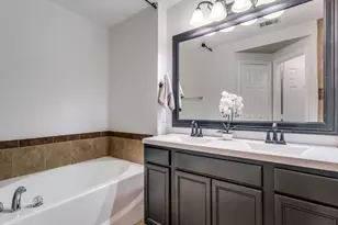 2700 Club Ridge Dr, Lewisville, TX 75067 - Photo 18