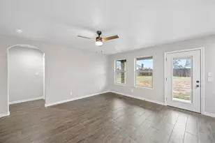 228 St Charles Dr, Springtown, TX 76082 - Photo 6