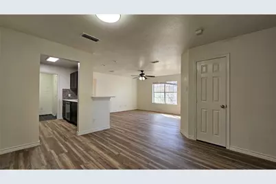 903 W Congress Street, Denton, TX 76201 - Photo 4