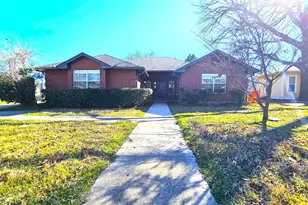 903 W Congress St, Denton, TX 76201 - Photo 2