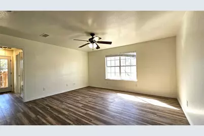 903 W Congress Street, Denton, TX 76201 - Photo 6