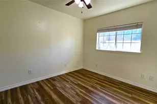 903 W Congress St, Denton, TX 76201 - Photo 24