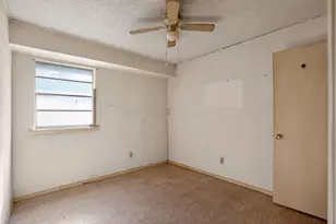 404 Nathan St, Burleson, TX 76028 - Photo 18