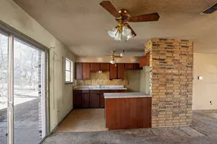 404 Nathan St, Burleson, TX 76028 - Photo 10