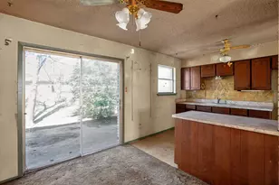 404 Nathan St, Burleson, TX 76028 - Photo 12