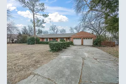 5 Chelsea Drive, Fort Worth, TX 76134 - Photo 1