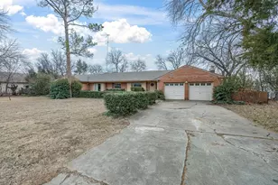 5 Chelsea Dr, Fort Worth, TX 76134 - Photo 1