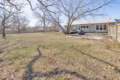 701 N Mason Street, Bowie, TX 76230 - Photo 26