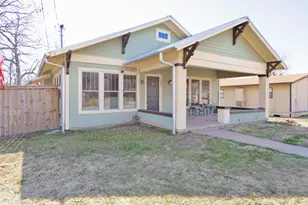 701 N Mason St, Bowie, TX 76230 - Photo 2
