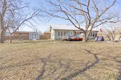 701 N Mason Street, Bowie, TX 76230 - Photo 30