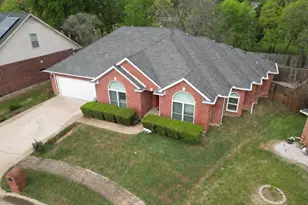 1131 Indy Ct, Irving, TX 75060 - Photo 2
