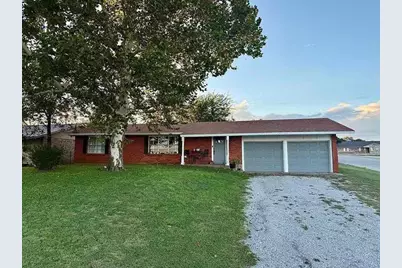 200 Arden Street, Bowie, TX 76230 - Photo 1