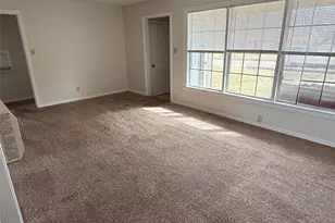 203 E 7th St, Kaufman, TX 75142 - Photo 2