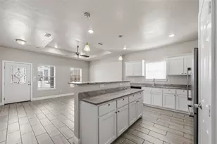 2207 Henry St, Greenville, TX 75401 - Photo 8