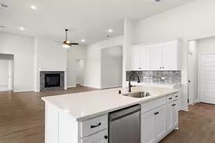 108 Lila Lk Dr, Waxahachie, TX 75165 - Photo 6