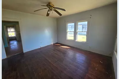 815 E Sumpter Street, Mexia, TX 76667 - Photo 6