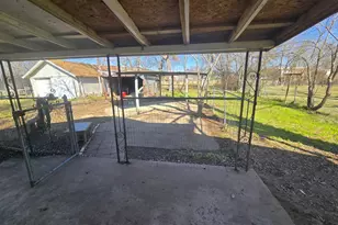 815 E Sumpter St, Mexia, TX 76667 - Photo 14