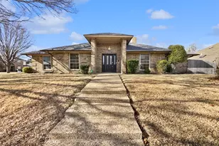 401 Kenshire Dr, Benbrook, TX 76126 - Photo 1
