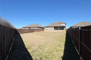 16721 Porterfield Ln, Justin, TX 76247 - Photo 20