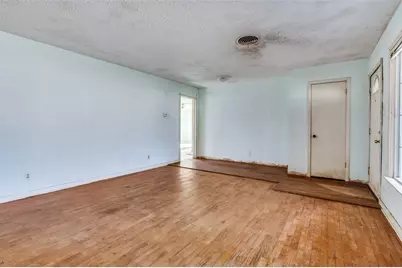 1706 Henderson Court, Irving, TX 75061 - Photo 4