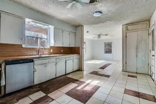 1706 Henderson Ct, Irving, TX 75061 - Photo 6