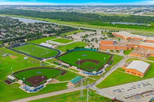 511 Poplar Ln, Irving, TX 75063 - Photo 30