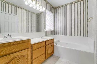 511 Poplar Lane, Irving, TX 75063 - Photo 16