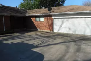 921 Poinsettia Dr, Lancaster, TX 75146 - Photo 8