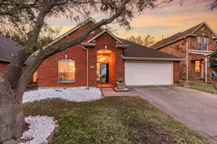 1029 Sun Ridge Dr, Flower Mound, TX 75028 - Photo 2