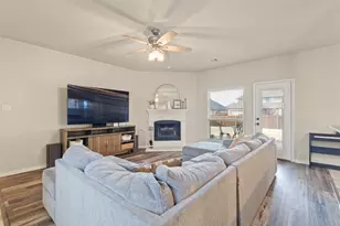 1320 White Water Ln, Rockwall, TX 75087 - Photo 4