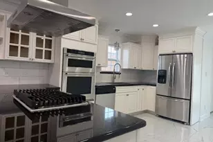 9942 Mixon Dr, Dallas, TX 75220 - Photo 10