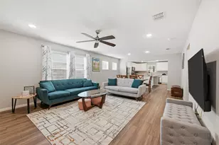 200 Sleepy Willow Ln, McKinney, TX 75071 - Photo 2