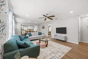 200 Sleepy Willow Ln, McKinney, TX 75071 - Photo 8