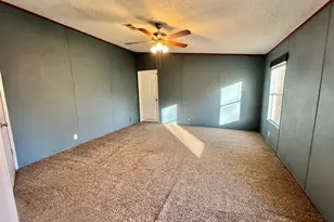 1085 Highland Cir, Springtown, TX 76082 - Photo 12