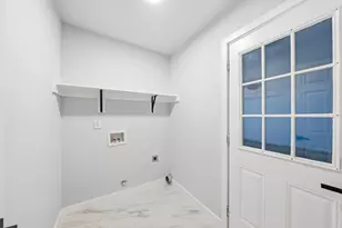 2105 Sexton Dr, Arlington, TX 76015 - Photo 2