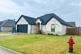 1311 Oleander Dr, Tolar, TX 76476 - Photo 2