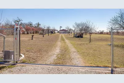 235 S Skyline Court, Cresson, TX 76035 - Photo 12