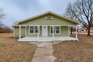 400 S Oak St, Ranger, TX 76470 - Photo 2