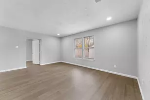 103 Lorie St, Alvarado, TX 76009 - Photo 2